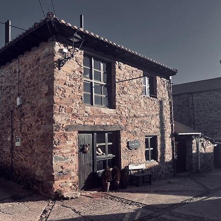 The Pilgrim Stone - Vegan B&B Rabanal del Camino Exterior foto