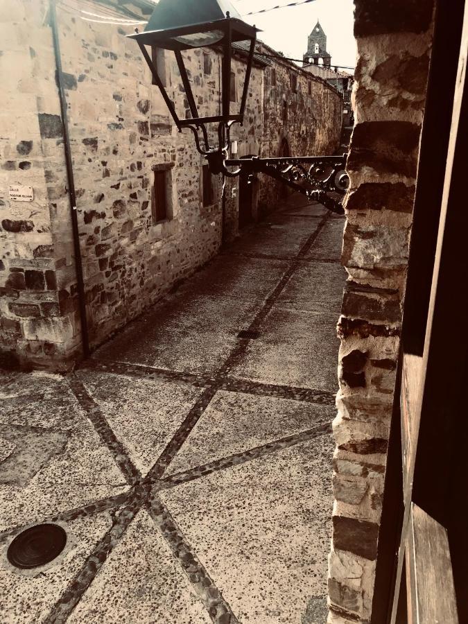 The Pilgrim Stone - Vegan B&B Rabanal del Camino Exterior foto