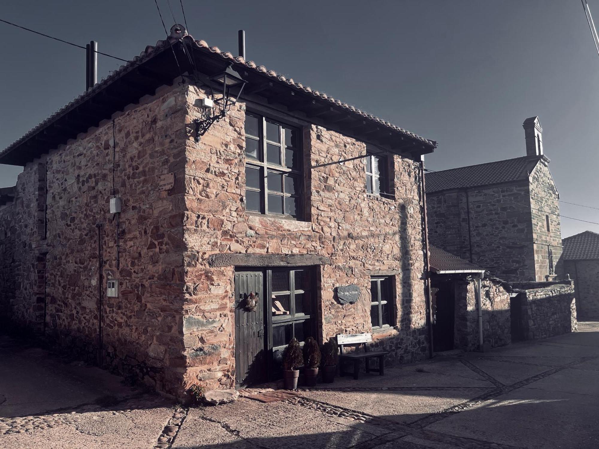 The Pilgrim Stone - Vegan B&B Rabanal del Camino Exterior foto
