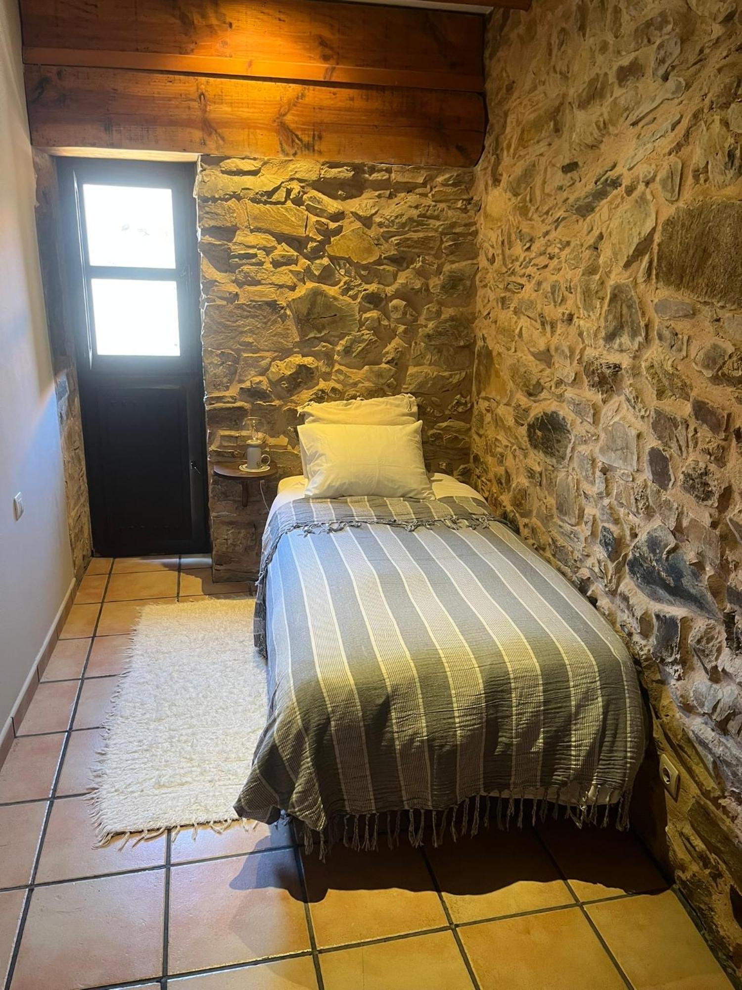 The Pilgrim Stone - Vegan B&B Rabanal del Camino Exterior foto
