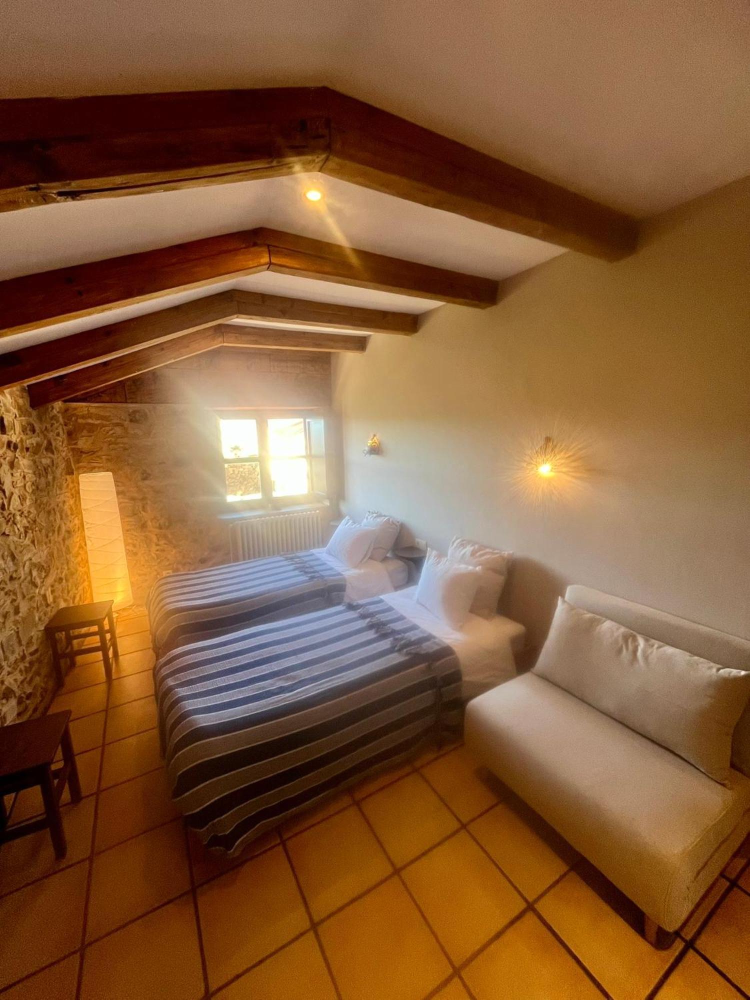 The Pilgrim Stone - Vegan B&B Rabanal del Camino Exterior foto