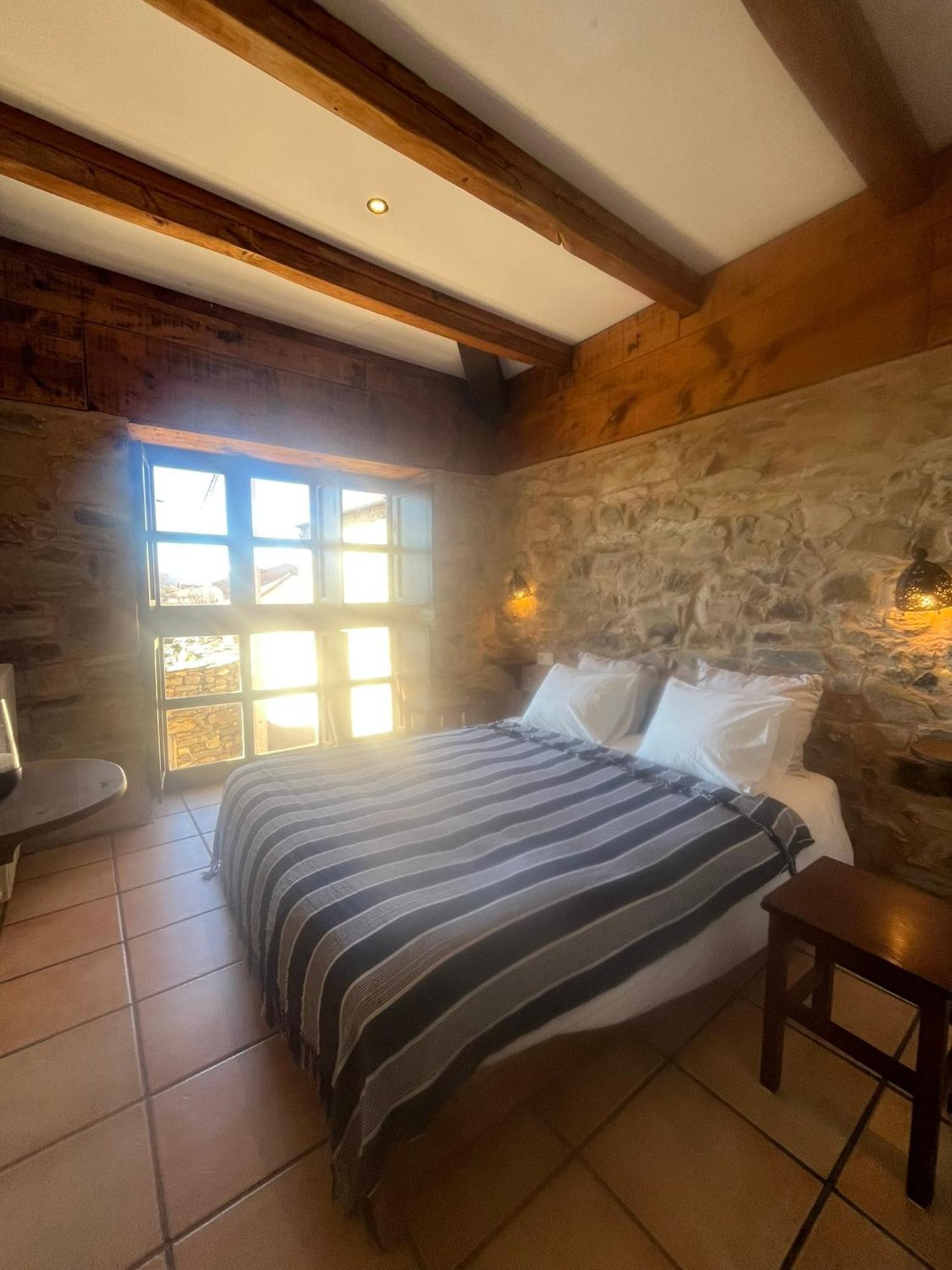 The Pilgrim Stone - Vegan B&B Rabanal del Camino Exterior foto
